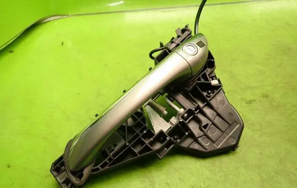Mercedes-Benz B W245 Front door exterior handle A1697600934