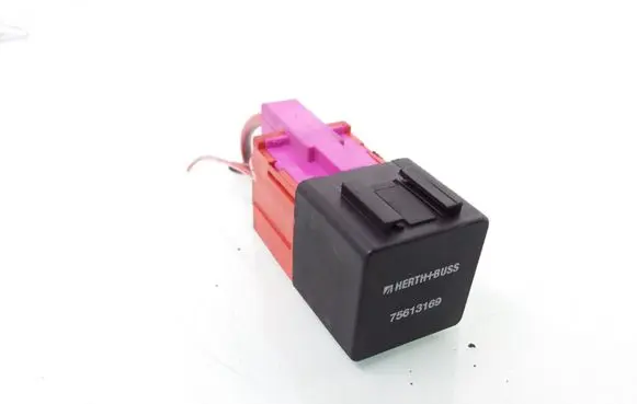 Audi A6 S6 C5 4B Other relay 75613169