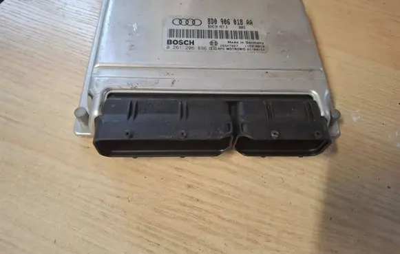 Audi A4 S4 B5 8D Engine control unit/module 8D0906018AA 0261206896