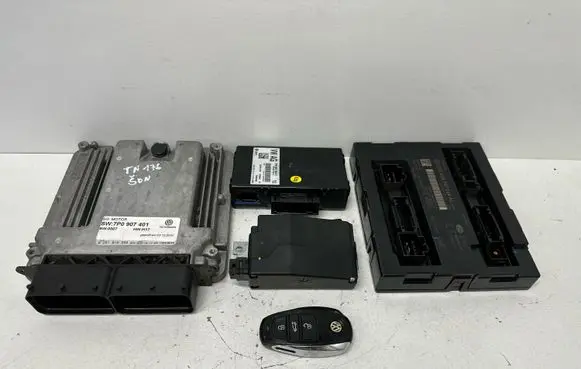 Volkswagen Touareg II Engine ECU kit and lock set 7P0907401 4H0907064AL