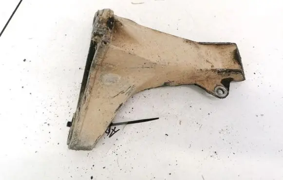 Audi A4 S4 B5 8D Engine mounting bracket 8D0199308L