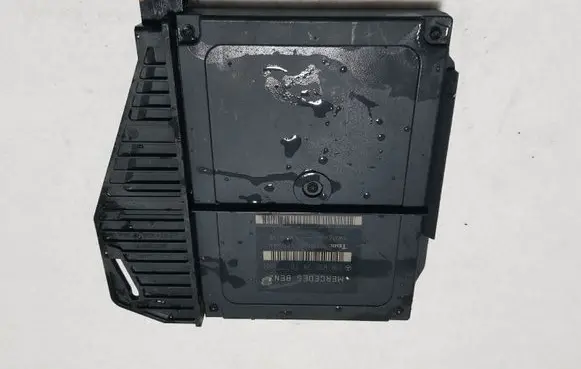 Mercedes-Benz E AMG W210 Comfort/convenience module 2108203826