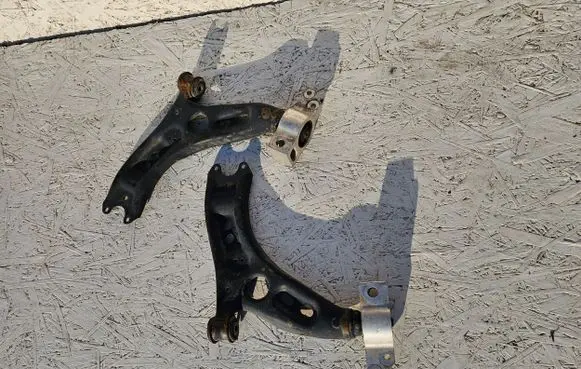 Volkswagen Tiguan Rear control arm
