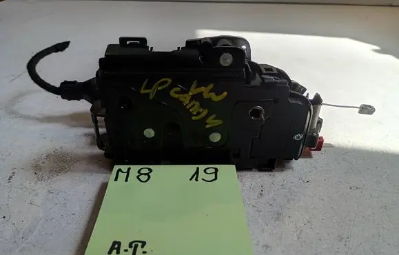 Volkswagen Golf IV Central locking motor 1212123