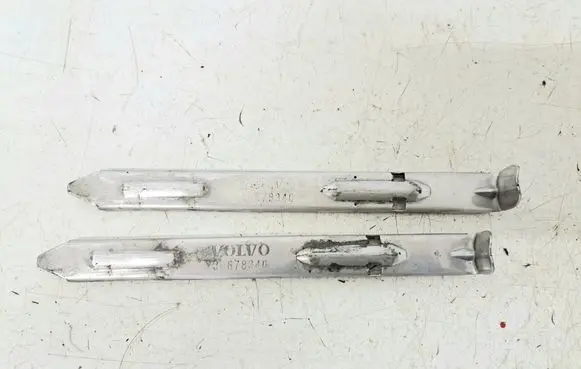 Volvo V70 Headlight/headlamp mounting bracket 30678340