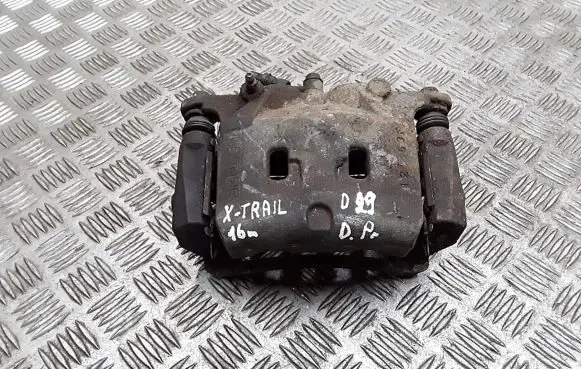 Nissan X-Trail T32 Front brake caliper