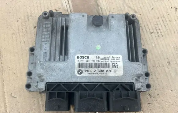 Mini One - Cooper Coupe R56 Engine control unit/module 7600076 0261201709 030007847