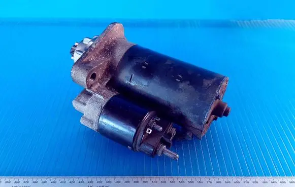 Volkswagen Transporter - Caravelle T5 Starter motor 0001125600 070911023B