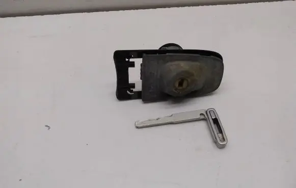 Volvo S60 Front door lock (next to the handle) 31276333