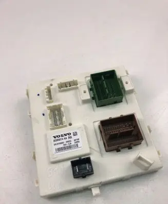Volvo XC40 Fuse module 32320214AA