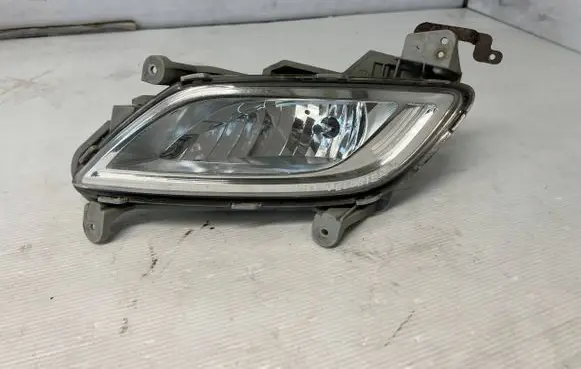Hyundai Veloster Headlight/headlamp 92201-2V000