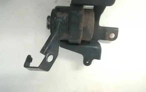 Toyota Corolla Verso AR10 Engine mount bracket