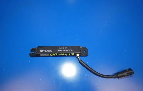 KIA Optima Aerial antenna amplifier 954203K100 22081288 5WY2A62B