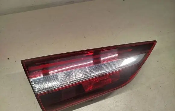 Opel Grandland X Tailgate rear/tail lights yp00016380 81670102