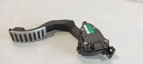 Volkswagen Phaeton Accelerator throttle pedal 3D1721503L
