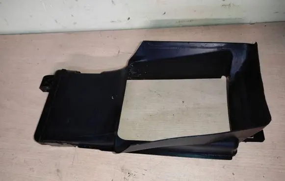 Ford Focus Radiator cooling fan shroud F1EB8121