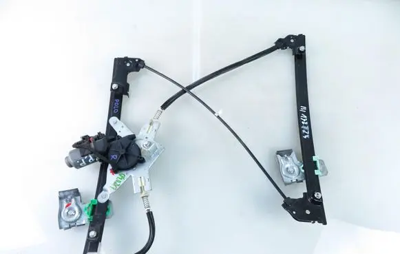 Volkswagen Polo III 6N 6N2 6NF Front door window regulator with motor 