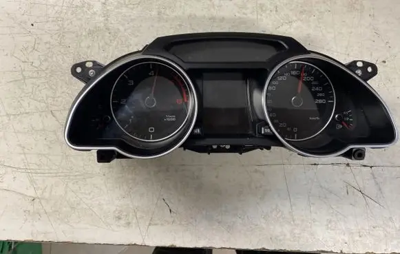 Audi A5 8T 8F Tachometer 8T0920901K
