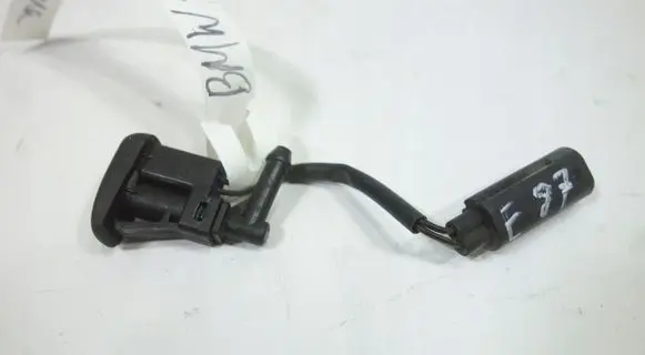 BMW 1 E81 E87 Windshield washer spray nozzle 