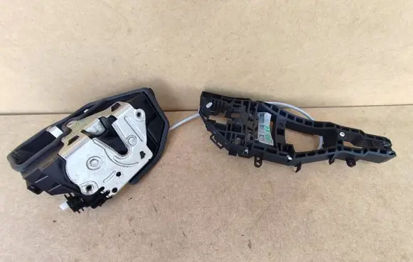BMW M4 F82 F83 Front door lock 51217229458 7229468 51217242568