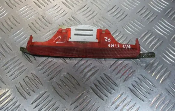 Nissan Almera Tino Third/center stoplight