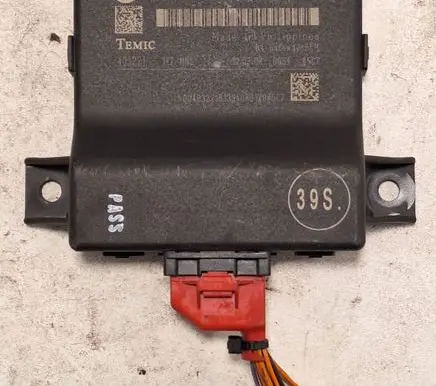 Audi A4 S4 B8 8K Gateway control module 403221 8T0907468H
