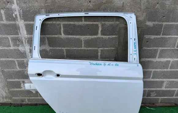 Volkswagen Touran III Rear door 