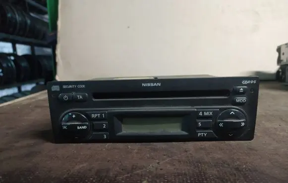 Nissan Note (E11) Radio/CD/DVD/GPS head unit
