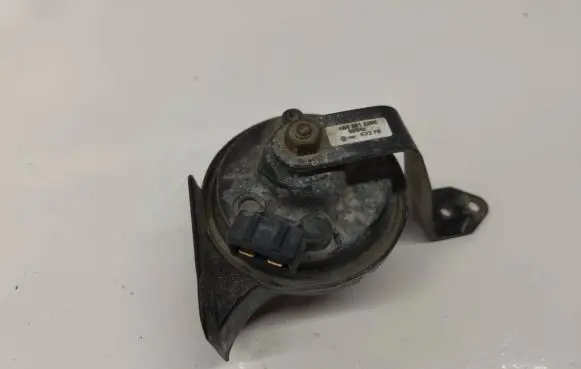 Audi A6 S6 C5 4B Horn signal 4B0951223
