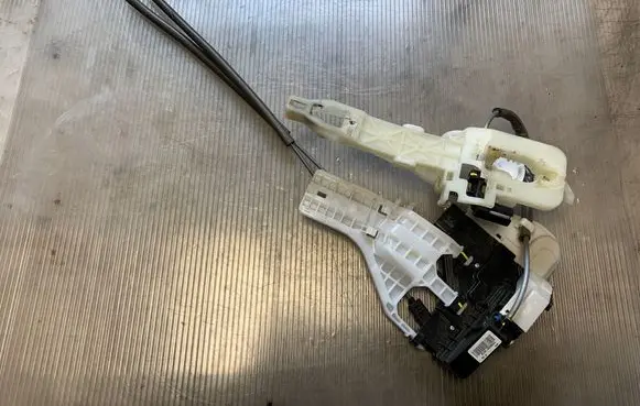 Hyundai Santa Fe Rear door lock 814102W030 814102W030GA3