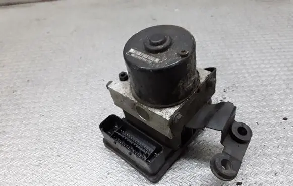 Volkswagen Golf IV ABS Pump 1C0907379L