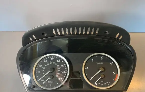 BMW 5 E60 E61 Speedometer (instrument cluster) 6937619 699030390R 1100802131