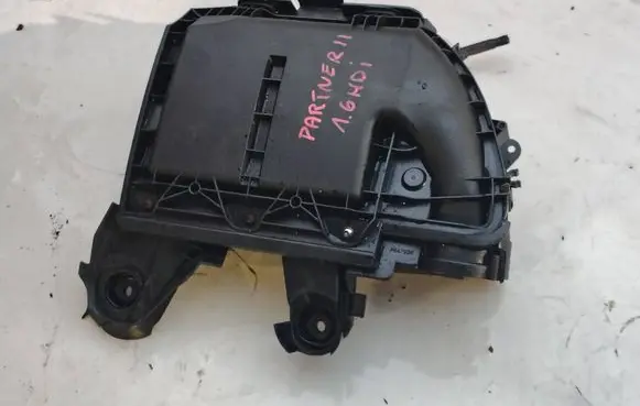 Peugeot Partner Air filter box 