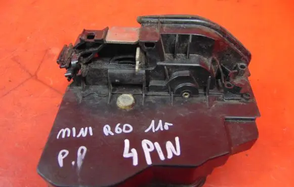 Mini Cooper Countryman R60 Front door lock 7276668