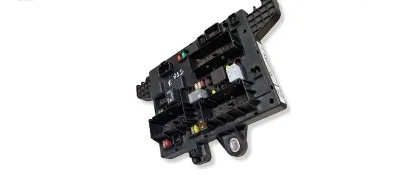 Opel Zafira C Fuse module 365927271 20957185
