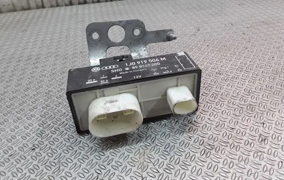 Glow plug pre-heat relay