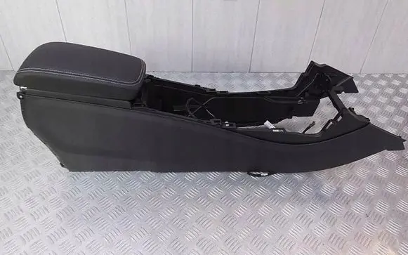 Mercedes-Benz A W176 Center console