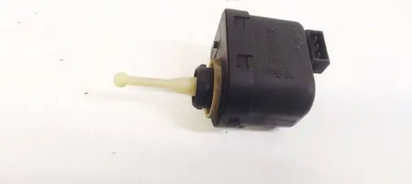 Headlight level adjustment motor