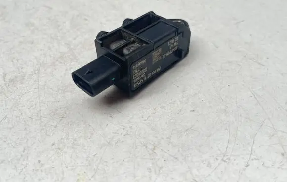 Audi A3 8Y Rear glass lock/latch Q616 058906051H