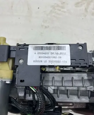 BMW X6 E71 Steering wheel axle 831034001062 33000052 A010342014