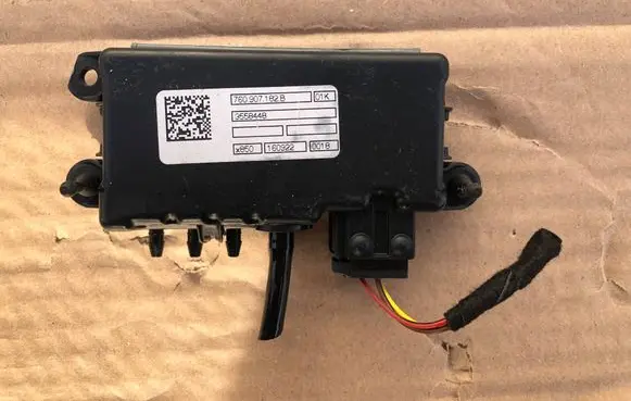 Volkswagen Touareg III Seat control module 760907182B