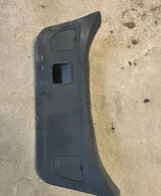 Mitsubishi Colt Tailgate/boot lid cover trim JCI303982 303982 MR951565