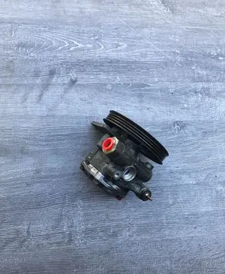 Mazda 323 Power steering pump