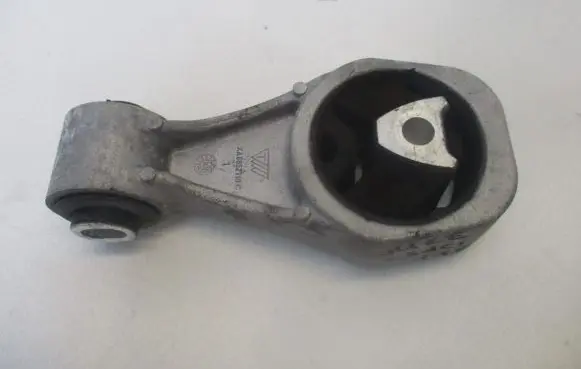 Nissan Juke I F15 Engine mount vacuum valve 