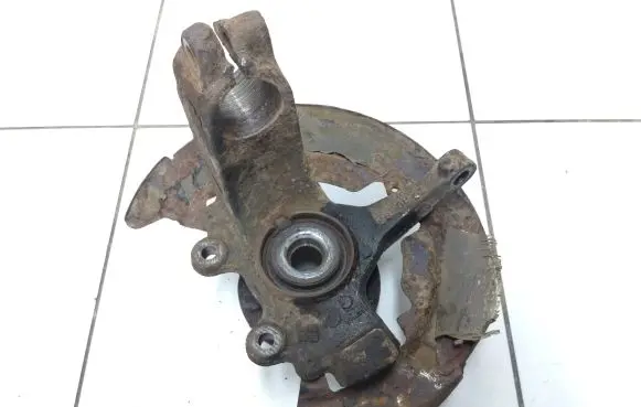 Volvo C30 Front wheel hub spindle knuckle