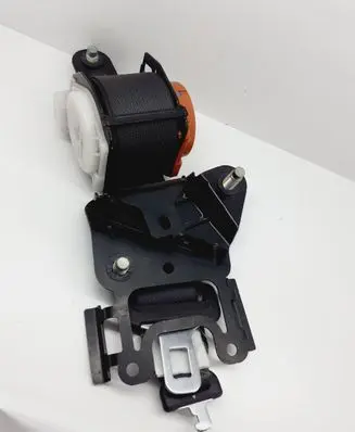 Middle seatbelt (rear)