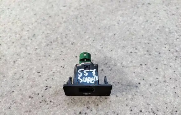 Skoda Superb B8 (3V) USB socket connector 3V003572705 3V0035727