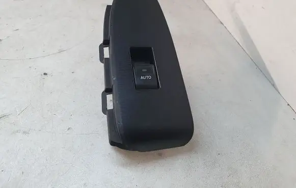 Toyota Prius (XW30) Electric window control switch 7423147110
