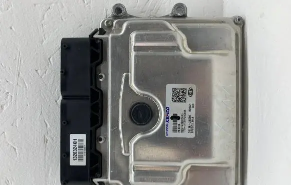 KIA Ceed Engine control unit/module 39128