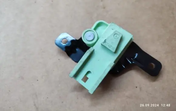 BMW X3 E83 Airbag deployment crash/impact sensor 3418539